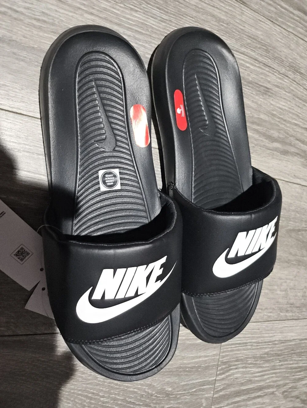 Nike men slip
